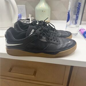 Nike Ishod wair Nike SB 9.5